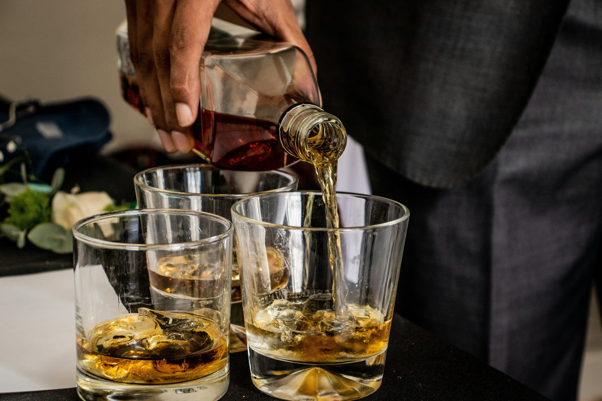 Johnnie Walker: Ce diferență e între Red, Black, Gold și Blue Label și care merită banii